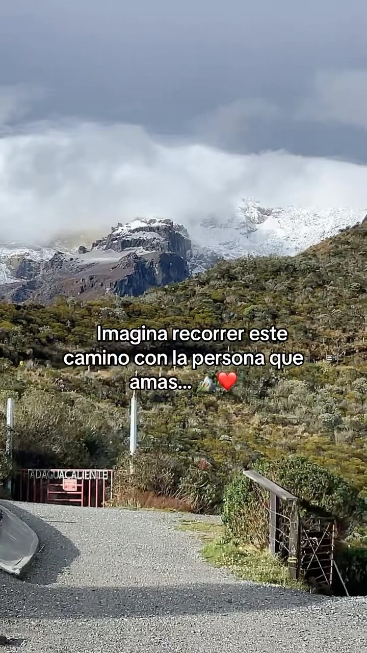 Hay lugares que se disfrutan diferente cuando los compartes con alguien especial ❤️🏔️ Imaginen recorrer…
